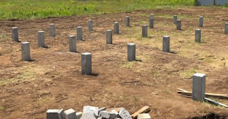 Фундамент на забивных жб сваях под ключ в Клинцах - фундамент из забивных железобетонных свай цена от 3115 руб/м2